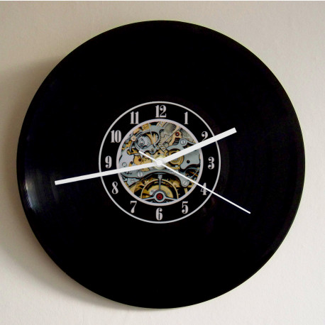 Mechanical Gears Vinyl Record Wall Clock – Steampunk-Inspired Timepiece